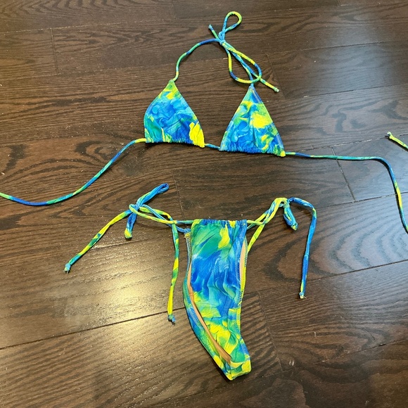 Bikini set - Picture 1 of 2